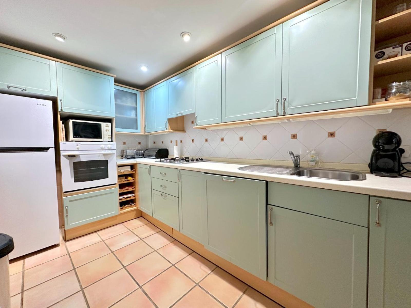 Apartamento Modern 2 Bedroom In *